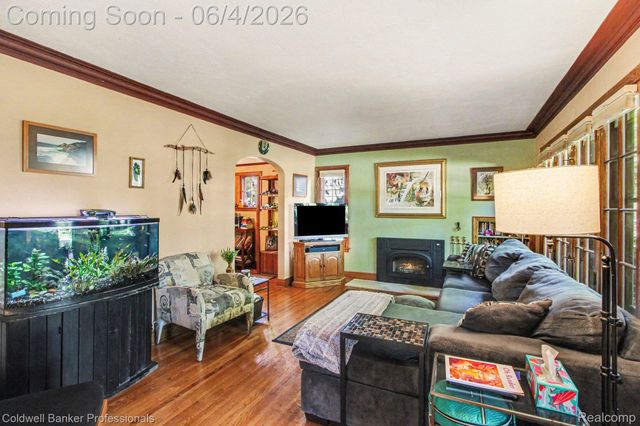 42 Wellesley Drive, Pleasant Ridge, MI 48069