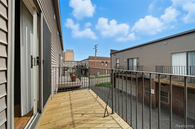 54 W Bethune Street 44, Detroit, MI 48202