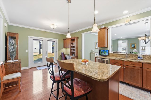 150 Allen Rd E, South Burlington, VT 05403