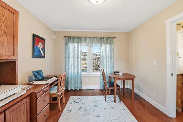 150 Allen Rd E, South Burlington, VT 05403