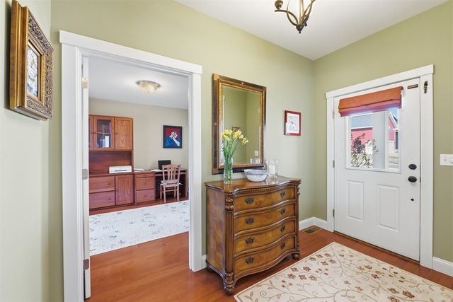 150 Allen Rd E, South Burlington, VT 05403