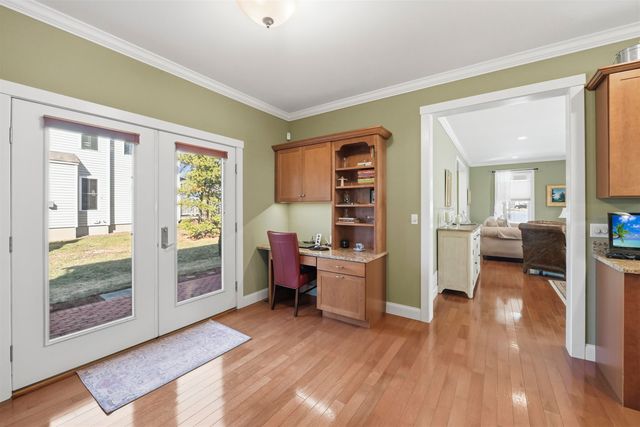 150 Allen Rd E, South Burlington, VT 05403