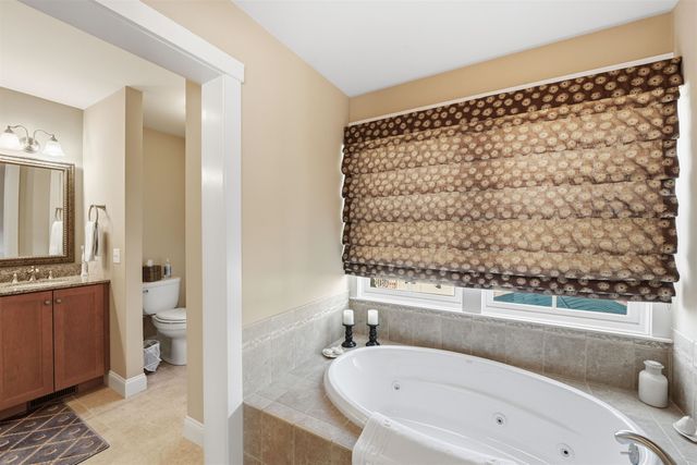 150 Allen Rd E, South Burlington, VT 05403