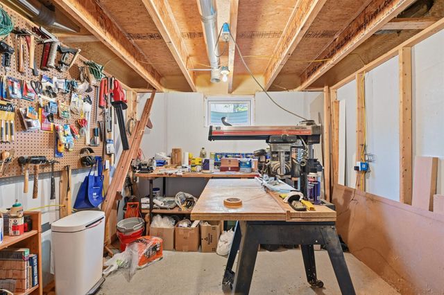 150 Allen Rd E, South Burlington, VT 05403