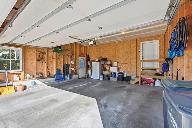 150 Allen Rd E, South Burlington, VT 05403