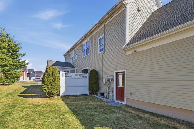 150 Allen Rd E, South Burlington, VT 05403