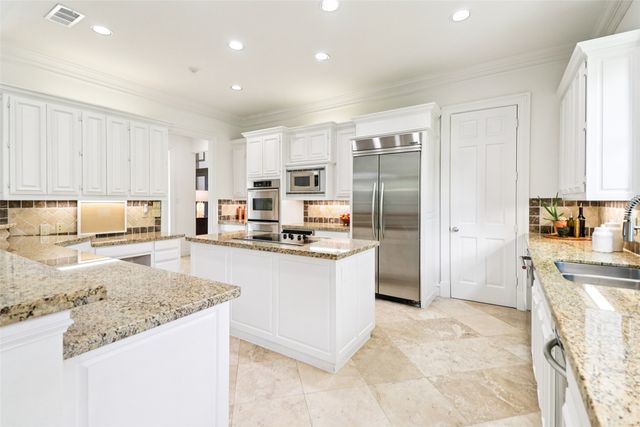 17704 Cedar Creek Canyon Drive, Dallas, TX 75252