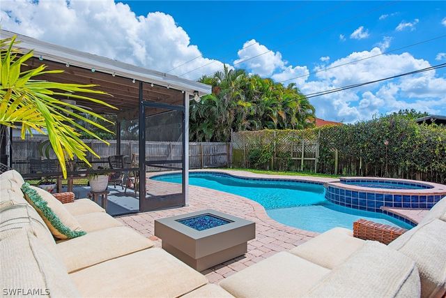 836 102nd AVE N, Naples, FL 34108