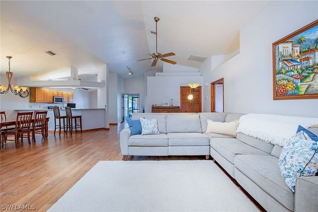 836 102nd AVE N, Naples, FL 34108