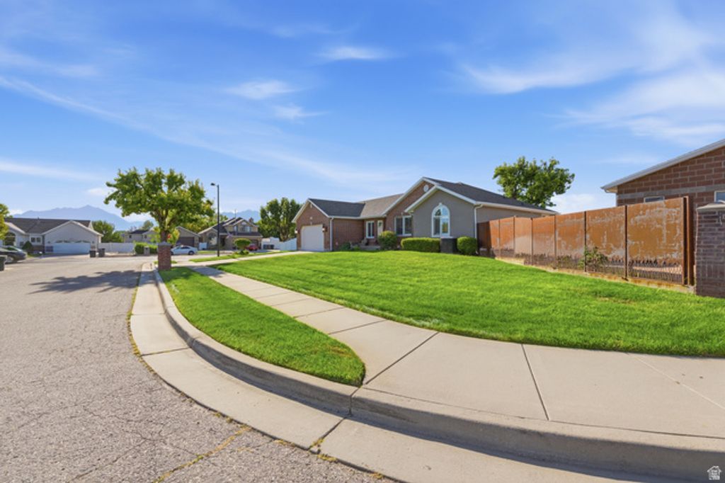 3215 W CAMERON COURT, South Jordan, UT 84095 — photo 2