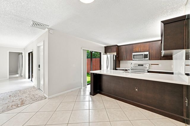 9139 SW 23RD Street C, Davie, FL 33324