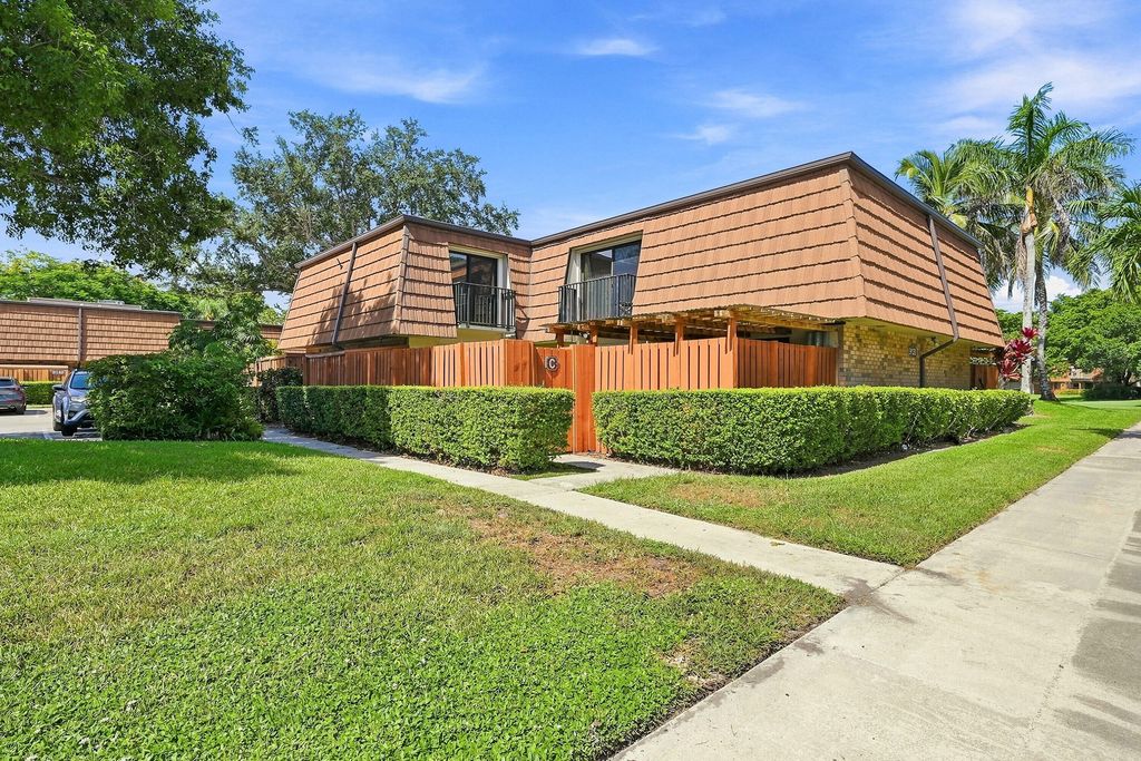 9139 SW 23RD Street C, Davie, FL 33324