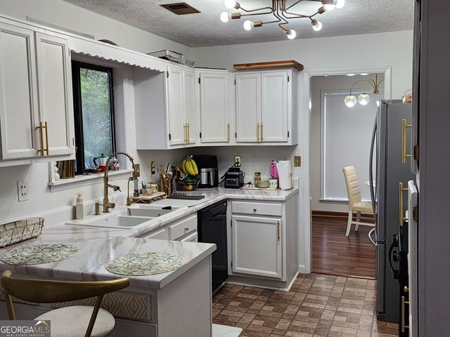 715 Babbling Creek Place, Johns Creek, GA 30022