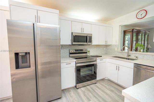3350 Torremolinos Ave F-40, Doral, FL 33178