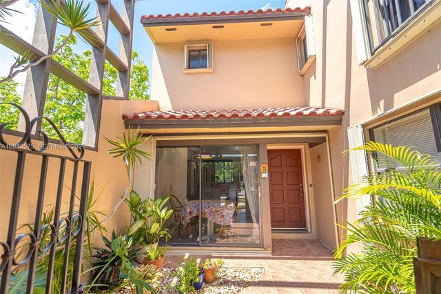 3350 Torremolinos Ave F-40, Doral, FL 33178