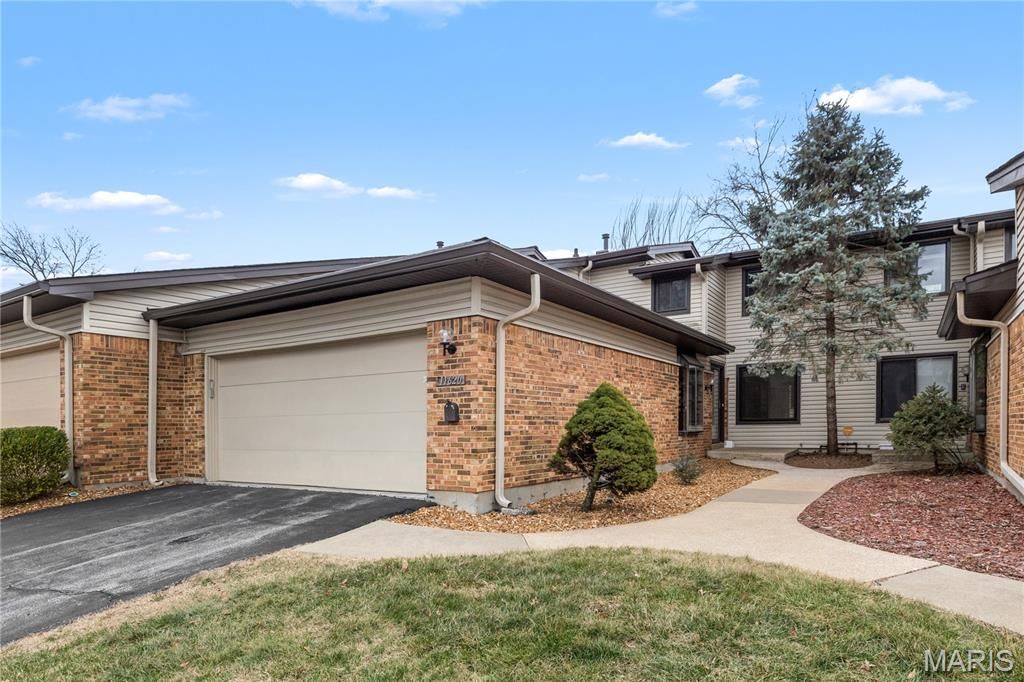 11620 Heather Dale Drive, Unincorporated, MO 63146