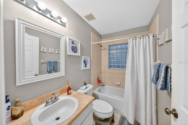 5839 MONTFORD DRIVE, Zephyrhills, FL 33541