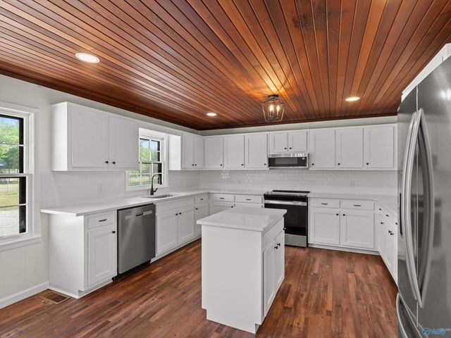 146 Lark Lane, Harvest, AL 35749