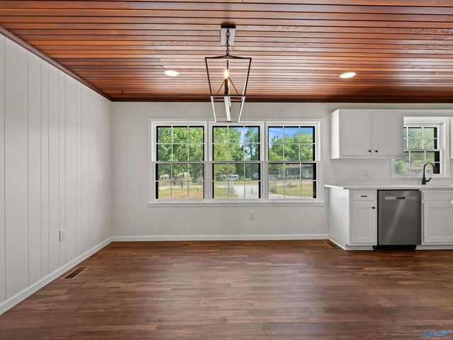 146 Lark Lane, Harvest, AL 35749