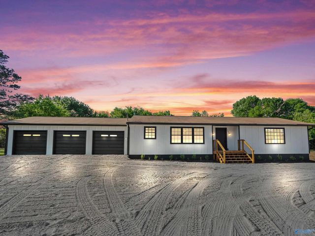 146 Lark Lane, Harvest, AL 35749