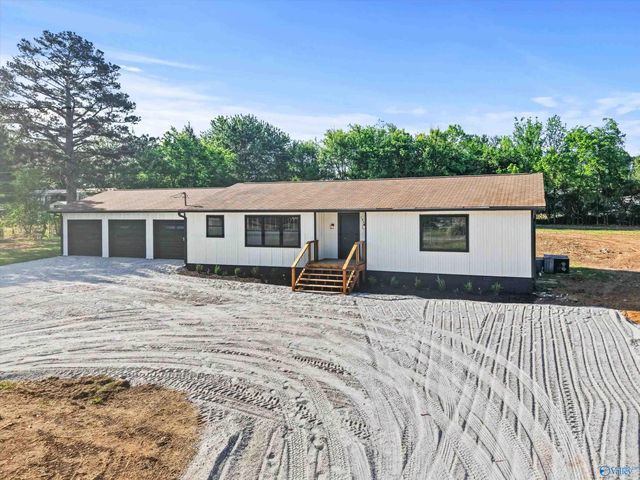 146 Lark Lane, Harvest, AL 35749