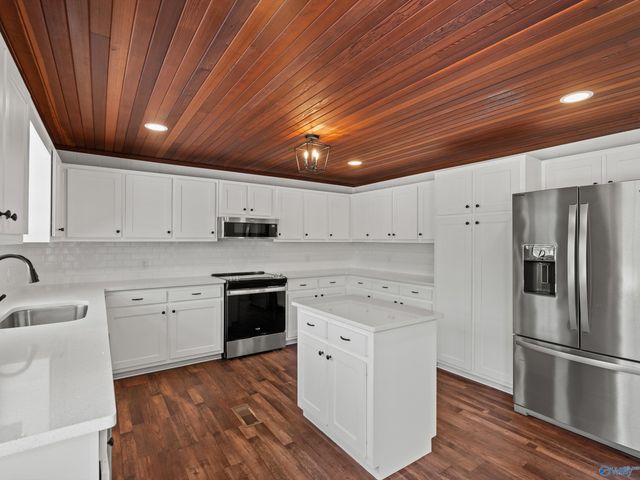 146 Lark Lane, Harvest, AL 35749