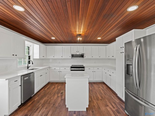 146 Lark Lane, Harvest, AL 35749