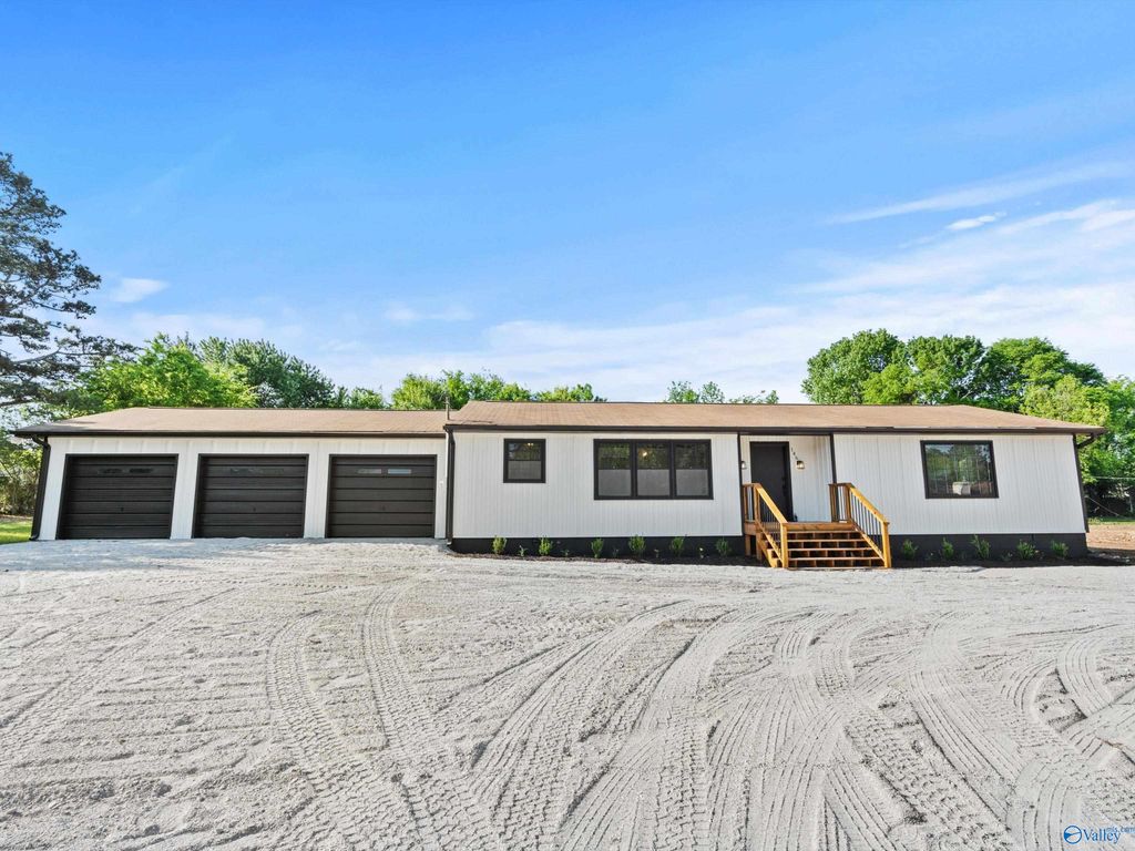 146 Lark Lane, Harvest, AL 35749