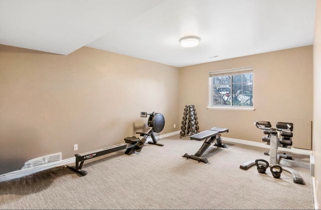 874 AVALON HILLS DR, Ogden, UT 84404