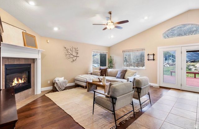 874 AVALON HILLS DR, Ogden, UT 84404