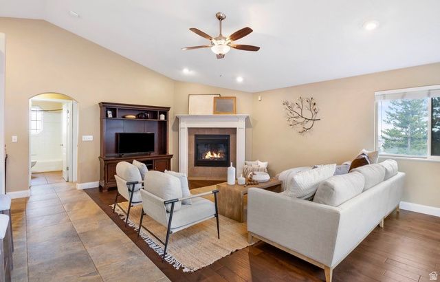 874 AVALON HILLS DR, Ogden, UT 84404