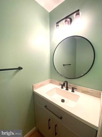 401 WENDOVER DR, Norristown, PA 19403