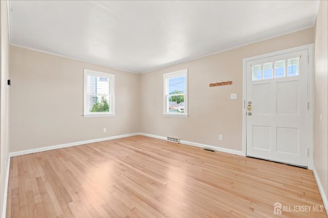 16 Eisenhower Avenue, Spotswood, NJ 08884