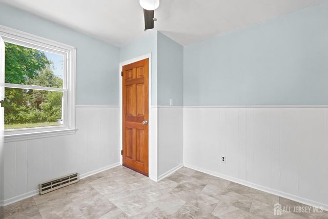 16 Eisenhower Avenue, Spotswood, NJ 08884