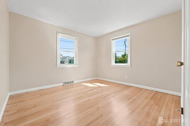 16 Eisenhower Avenue, Spotswood, NJ 08884