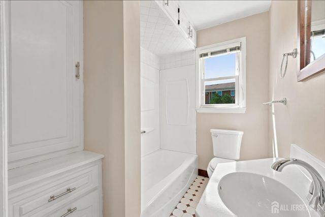 16 Eisenhower Avenue, Spotswood, NJ 08884