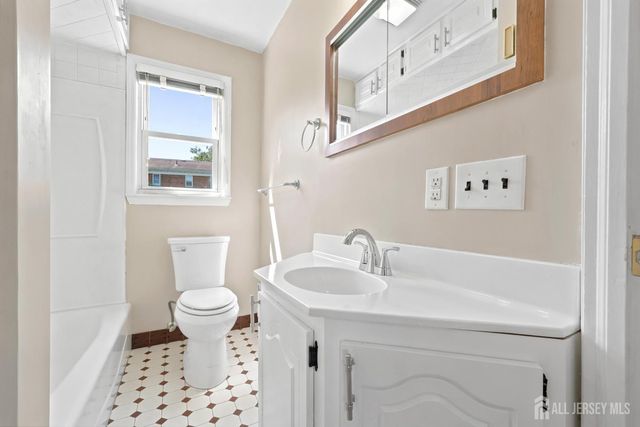 16 Eisenhower Avenue, Spotswood, NJ 08884