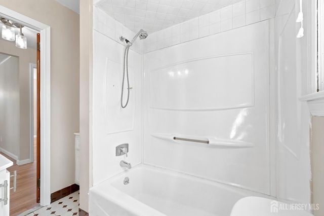 16 Eisenhower Avenue, Spotswood, NJ 08884