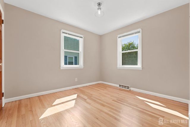 16 Eisenhower Avenue, Spotswood, NJ 08884