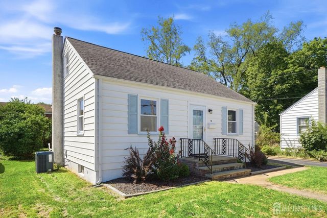 16 Eisenhower Avenue, Spotswood, NJ 08884