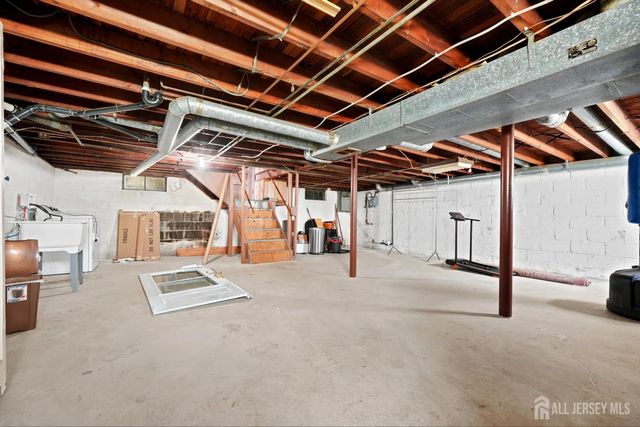 16 Eisenhower Avenue, Spotswood, NJ 08884