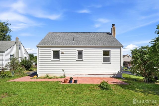 16 Eisenhower Avenue, Spotswood, NJ 08884