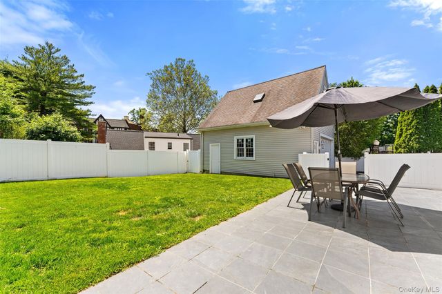 36 Lakeview Avenue, Scarsdale, NY 10583