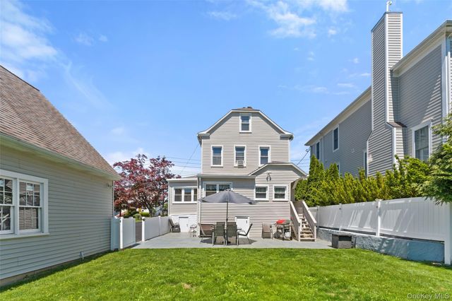36 Lakeview Avenue, Scarsdale, NY 10583