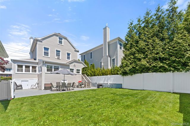 36 Lakeview Avenue, Scarsdale, NY 10583