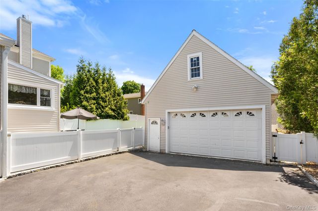 36 Lakeview Avenue, Scarsdale, NY 10583
