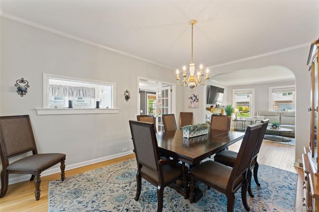 36 Lakeview Avenue, Scarsdale, NY 10583