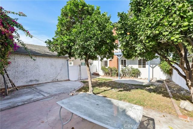 3672 Hackett, Long Beach, CA 90808