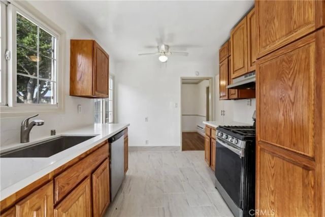 3672 Hackett, Long Beach, CA 90808
