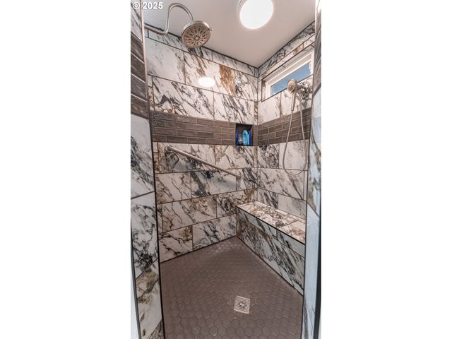 1960 RANCH Rd, Reedsport, OR 97467